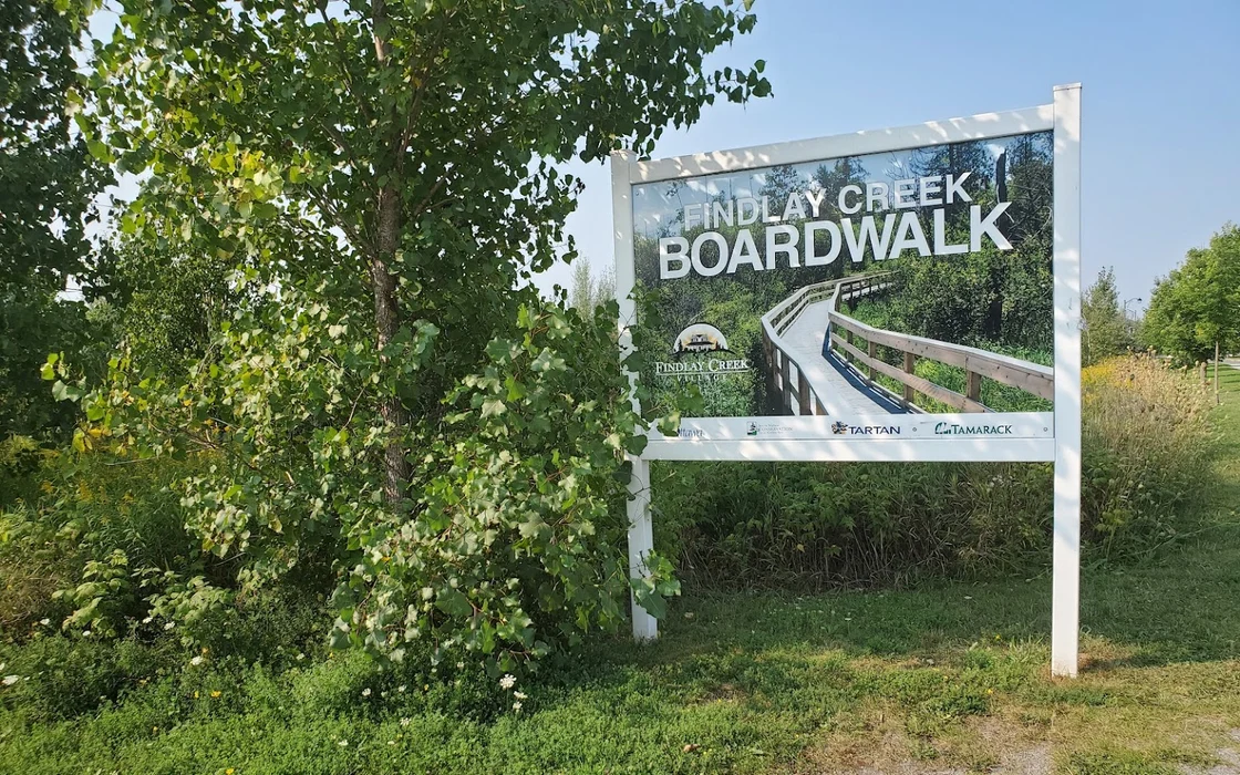 Passerelle de Findlay Creek - Panneau d'entr&eacute;e actuel